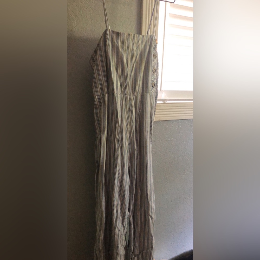 All $3 piece clothing. - Picture 10 of 13